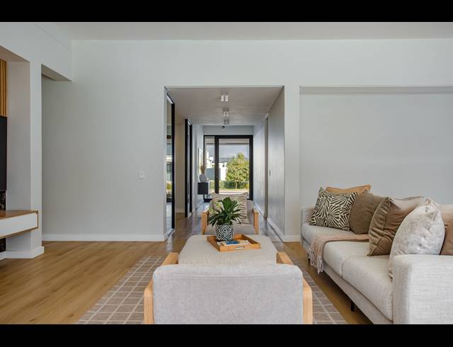 4 BEDROOM HOUSE FOR SALE IN PEARL VALLEY GOLF & COUNTRY ESTATE